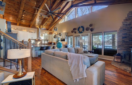 Winnsboro House | Escape to the shores of Lake Winnsboro!