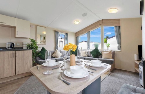 Prestonpans Apartment | Escape to this cozy retreat perfect for families or groups, 55 Aberlady (Van Type - Bronze)