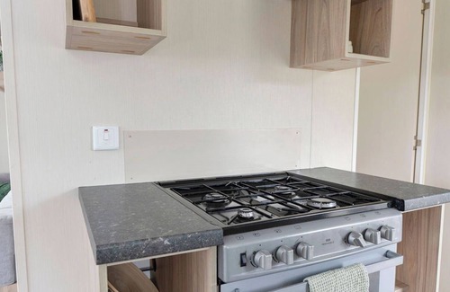 Prestonpans Apartment | Escape to this cozy retreat perfect for families or groups, 55 Aberlady (Van Type - Bronze)