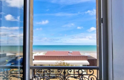 Luc-sur-Mer Apartment | Escape with Sea View Ideal Location