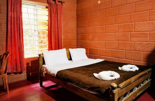 Stuart Hill House | Eshwari Cottage