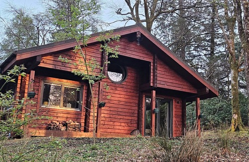 Salen Cottage | ESK LODGE, pet friendly, with open fire in Salen, Isle Of Mull