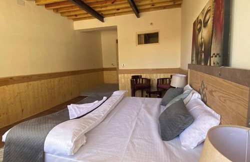 Kaza Hotel | Eskape Inn Kaza