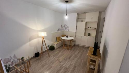 Retiro Apartment | Esmeralda 1385 by depptö
