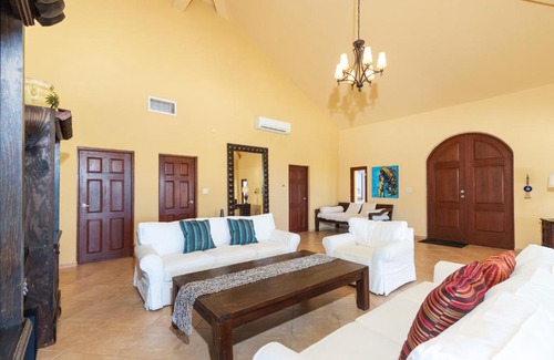 Esmeralda House | Esmeralda 54