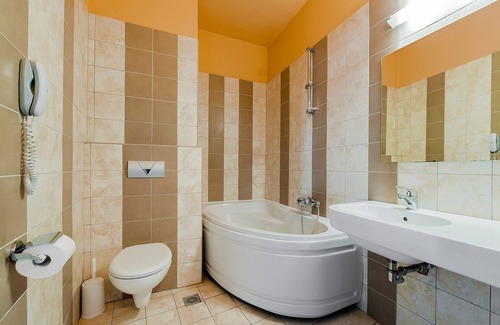 Petaloudes Hotel | Esmeralda Hotel