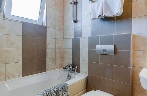 Petaloudes Hotel | Esmeralda Hotel