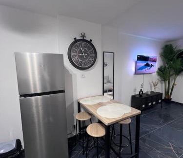 Dunkerque Centre Apartment | Espace Chic et Cosy