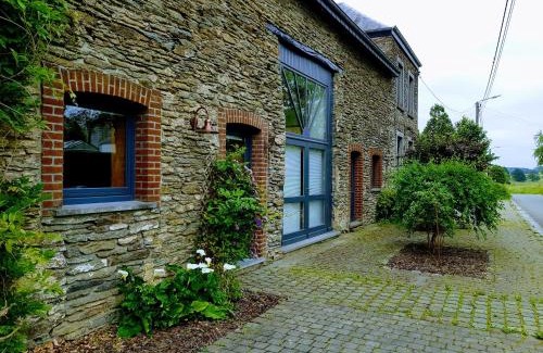 Vaux-sur-Sure House | Espace Cosmos