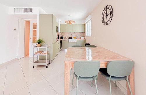 La Celle-sous-Gouzon Apartment | Espace détente en centre ville - Parking, AC, wifi