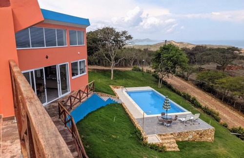 Tubara House | ¡Espectacular casa en Urbanización El Santuario!