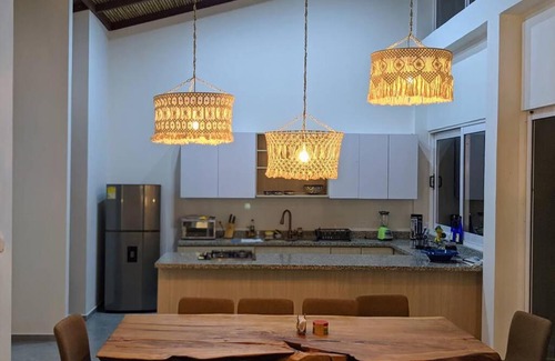 Tubara House | ¡Espectacular casa en Urbanización El Santuario!