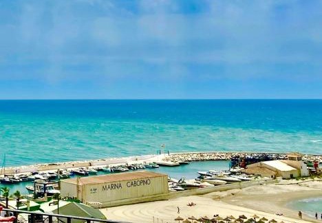 Cabopino Apartment | ESPECTACULAR Hogar en la playa MARBELLA