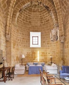 Old Town Baeza House | Espectacular iglesia románica