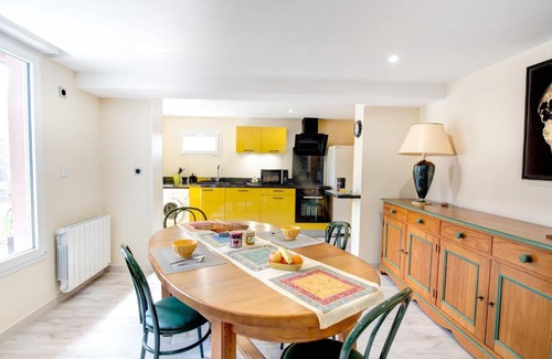 Olivet House | Espelidou is a 2 bedroom, 1 bathroom house is a few minutes from Orleans