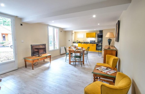 Olivet House | Espelidou is a 2 bedroom, 1 bathroom house is a few minutes from Orleans
