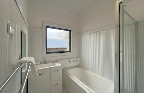 Castletown House | Esperance Bay Retreat