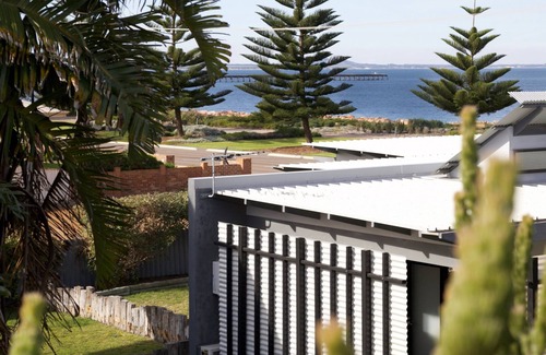 Esperance Apartment | Esperance Island View Apartments