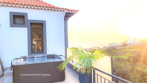 Estreito da Calheta Villa | Espirito do Mar - Premium Villa with Jacuzzi