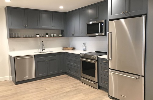 Oak Bay House | ESPLANADE BEACH SUITE