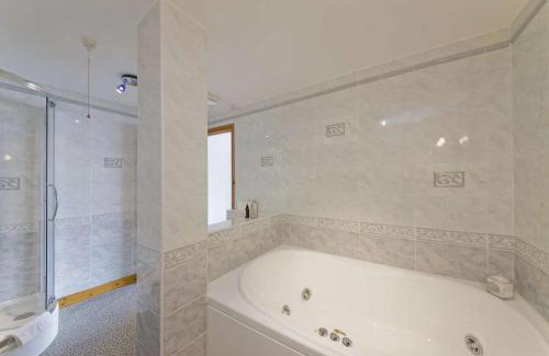 Oban Apartment | Esplanade Court Holiday Apartments
