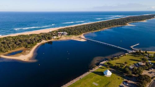 Lakes Entrance House | Esplanade Escape