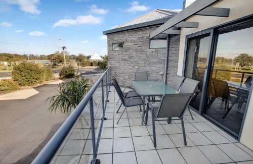 Lakes Entrance House | Esplanade Escape