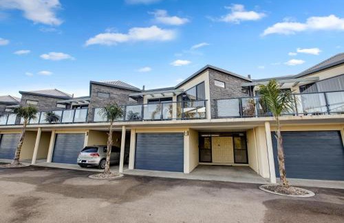 Lakes Entrance House | Esplanade Escape