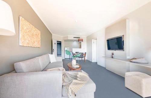 Darwin City Centre Apartment | Esplanade Oasis across Two Contemporary Apartments
