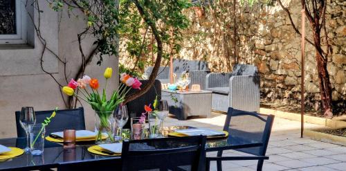 Sete Apartment | ESPRIT LOFT, Appartement d'Exception, 3 chambres, Jardin au Centre Ville, Climatisation