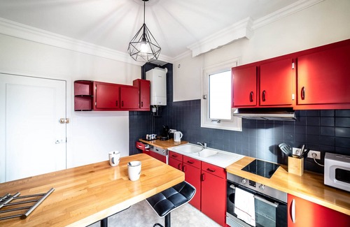 Brive-la-Gaillarde Apartment | ★ Esprit Maison de Famille ★ Parking ★ 3 Suites Privatives