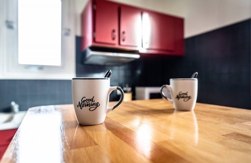 Brive-la-Gaillarde Apartment | ★ Esprit Maison de Famille ★ Parking ★ 3 Suites Privatives