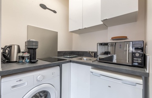 Gentilly Apartment | Esprit Tropical - Studio Apartment, Sleeps 2