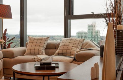 Southbank Apartment | Essence Residence With Bay Views & parking
