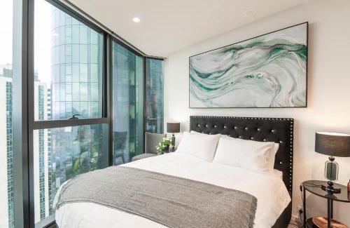 Southbank Apartment | Essence Residence With Bay Views & parking