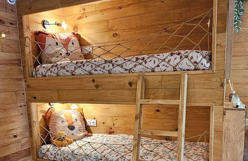 Toulon Bed & Breakfast | Essencia - self-catering cottage in the Toulon hills with spa, air conditioning and parking
