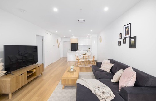 Surfers Paradise Apartment | Essentia Apartment 2BR, Near Surf' Paradise, Pool