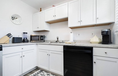Manhattan House | Established listing! KSU Sports & Events! Great location for all! 4bd 2ba