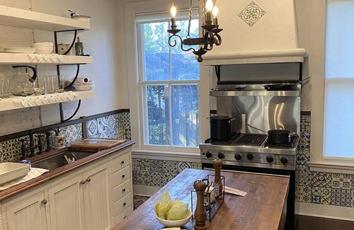 Downtown Historic District House | Estate of Valencia. Historic 10 BR’s in St. Augustine, 2 lux pools 3 kitchens