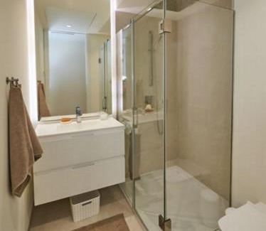 Estepona Apartment | Estepona Port Apartment beach from with pool