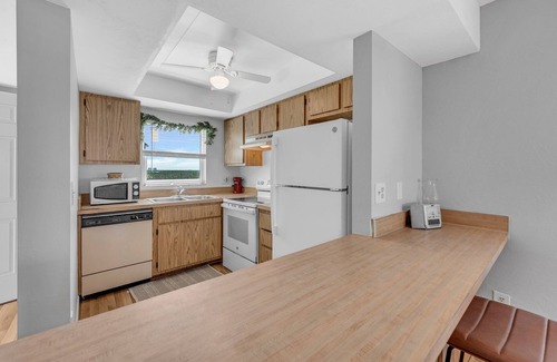 South Island Condo | Estero Cove 141 2 Bedroom/2 Bath Island Vacation Condo Walking Distance To The Beach!
