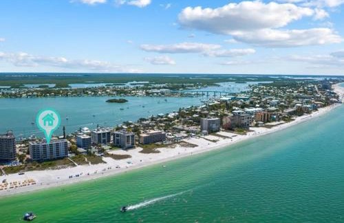 Fort Myers Beach Apartment | Estero Island Beach Villas 601
