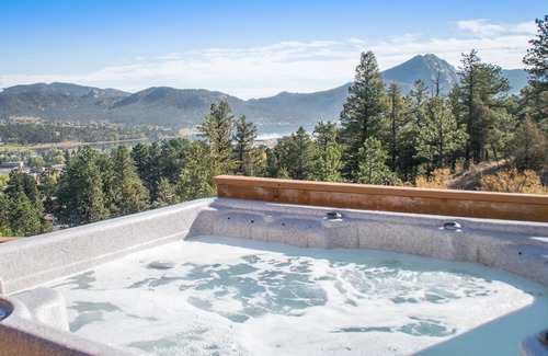 Estes Park House | Estes Mountain Home, Panoramic Mountain & Lake Views, Private Location/Hot Tub