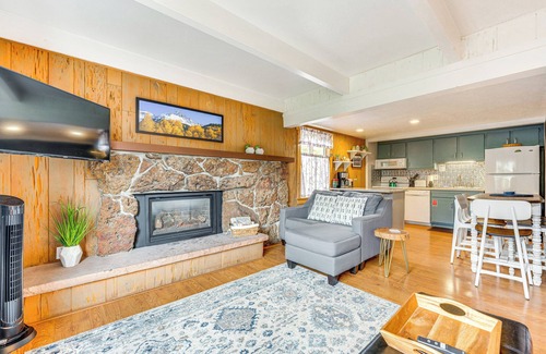 Estes Park Condo | Estes Park Condo w/Deck & Views ~ 3 Miles to RMNP