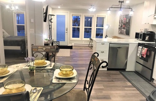 Carleton Place House | Esther's Place - Carleton Place 1 BedRoom Apartment - sleep 5 max
