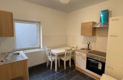 Broich House | Estrella LIVING ROOMS 93 (Trabzon) - with private bathroom and kitchen