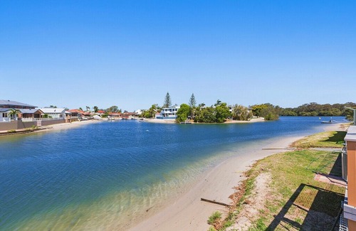 Tweed Heads House | ESTUARY RETREAT - WATERFRONT GETAWAY ON THE TWEED