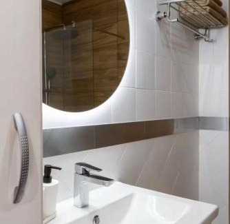 Parque Alcosa Apartment | Estudio moderno con parking, frente al Palacio de Congresos