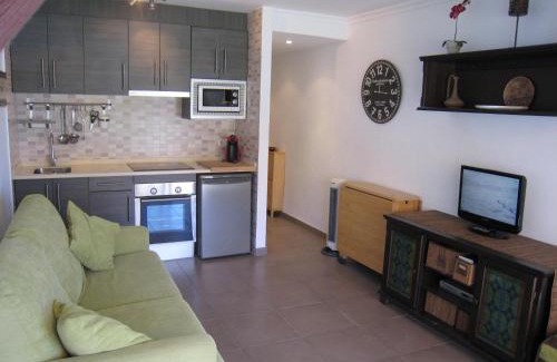 Els Griells Apartment | Estudio renovado con acceso directo a la playa, piscina y jardín en L'Estartit - ES-323-35
