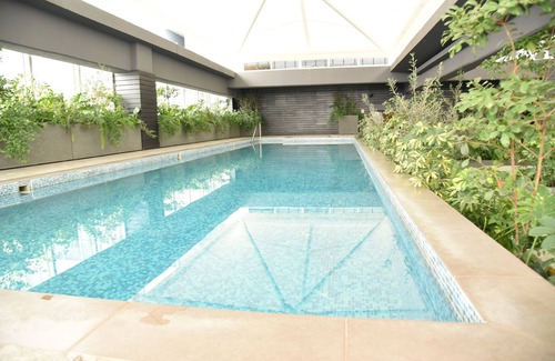Anahuac House | Estudio Súper Ubicado Cama King con Alberca, Gimnasio, Sports bar y Kids Club